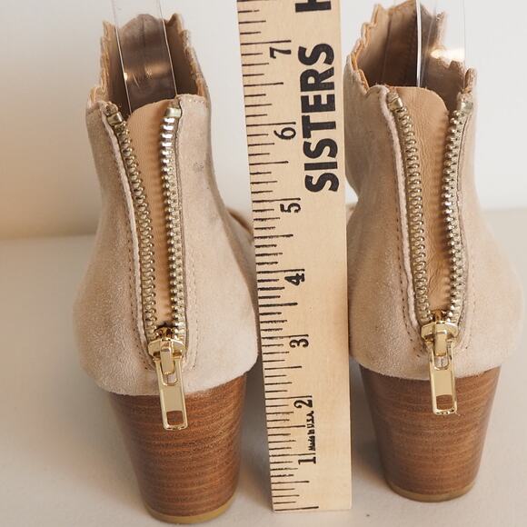 Anthropologie Block Heel Peep Toe Scalloped Shoes Women's Size 8M Tan Suede - Picture 5 of 11